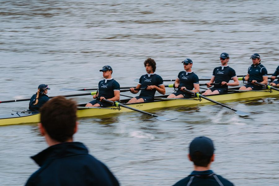 Cambridge win Isis-Goldie by record 19 lengths in roughest of conditions, 21 April 2026