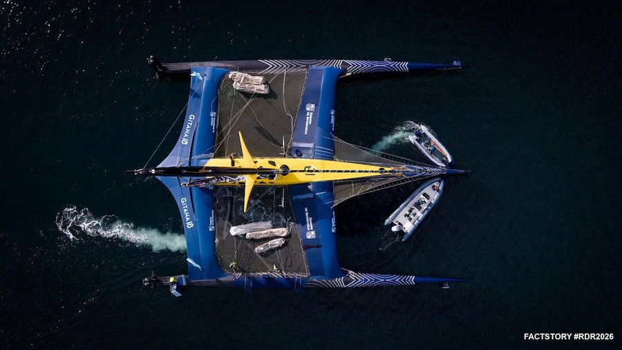Gitana 18, the Maxi Edmond de Rothschild, captured by Facstory.