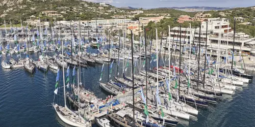 Mistral gusts to 25 knots as Swan Cup contenders surge back, 01 October 2026