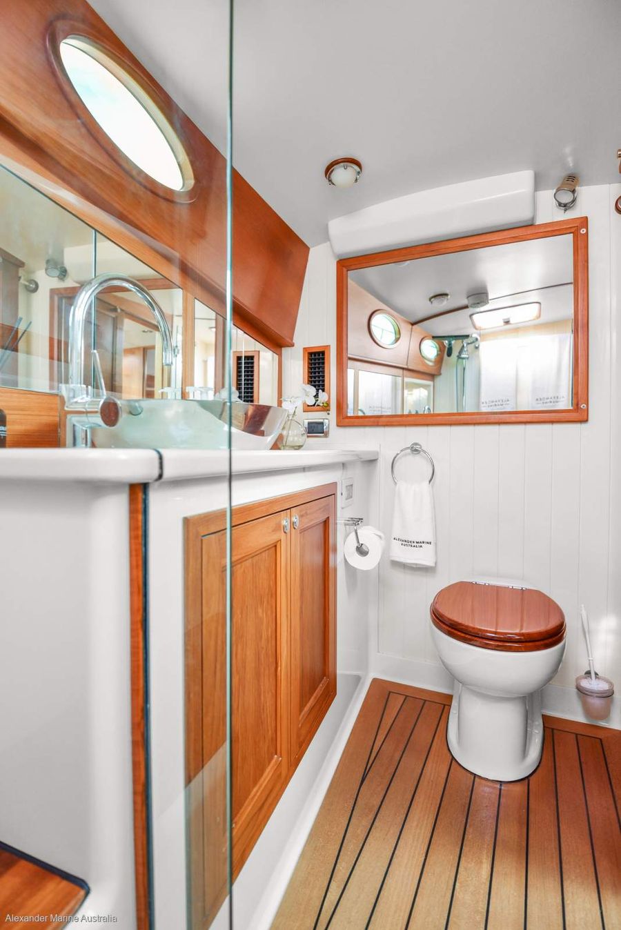 2008 Palm Beach Motor Yacht head