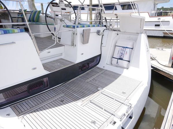 2012-Beneteau-Oceanis-58-Laissez-Faire-18.jpg
