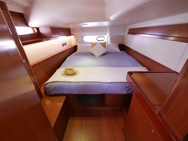 2012-Beneteau-Oceanis-58-Laissez-Faire-8.jpg
