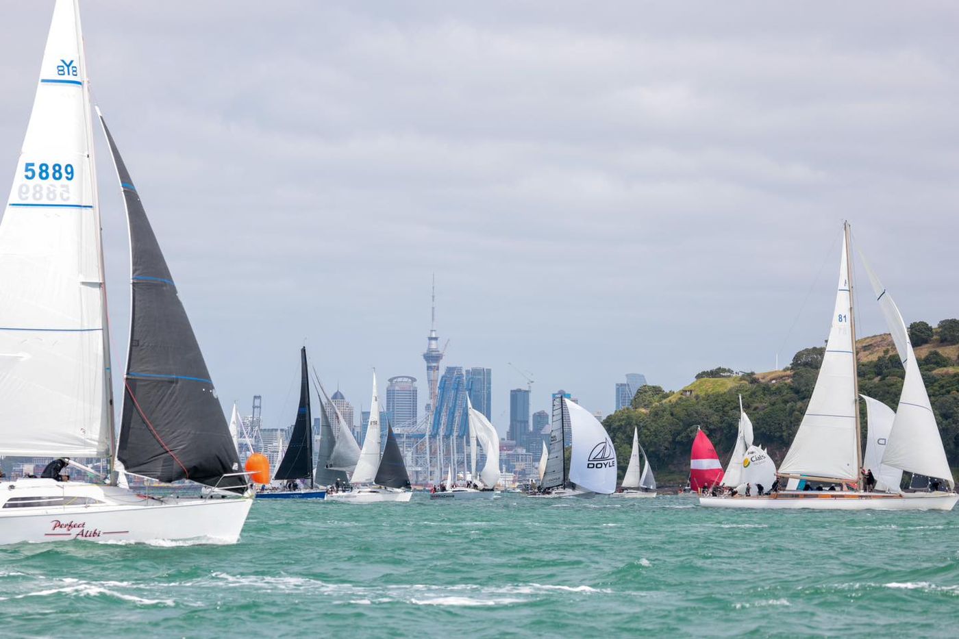 2024 mid race action : Credit- Suellen Hurling : Live Sail Die (PIC Harbour Classic : Facebook)