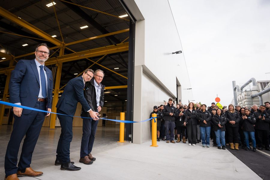 2025.10.13-HamiltonJet-New-Factory-Opening-01755.jpg
