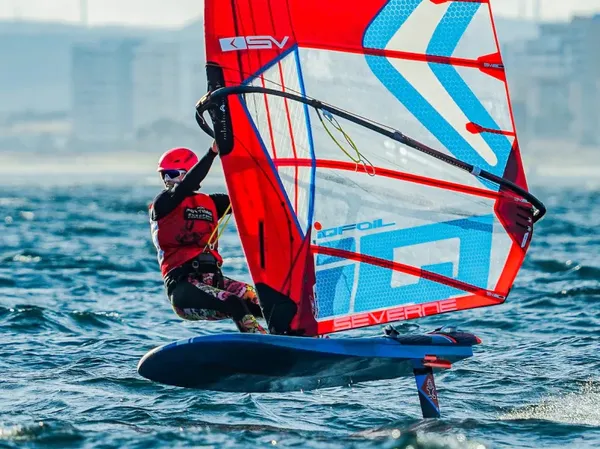 2026-iqfoil-european-championship-day-2-aimee-bright-eli-lie.webp