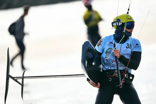 2026-kitefoil-world-championship-day-3-lukas-walton-keim-boo.webp