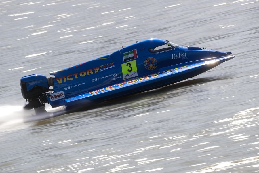 Weckstrom survives chaos and broken prop for Shanghai treble, 05 October 2026