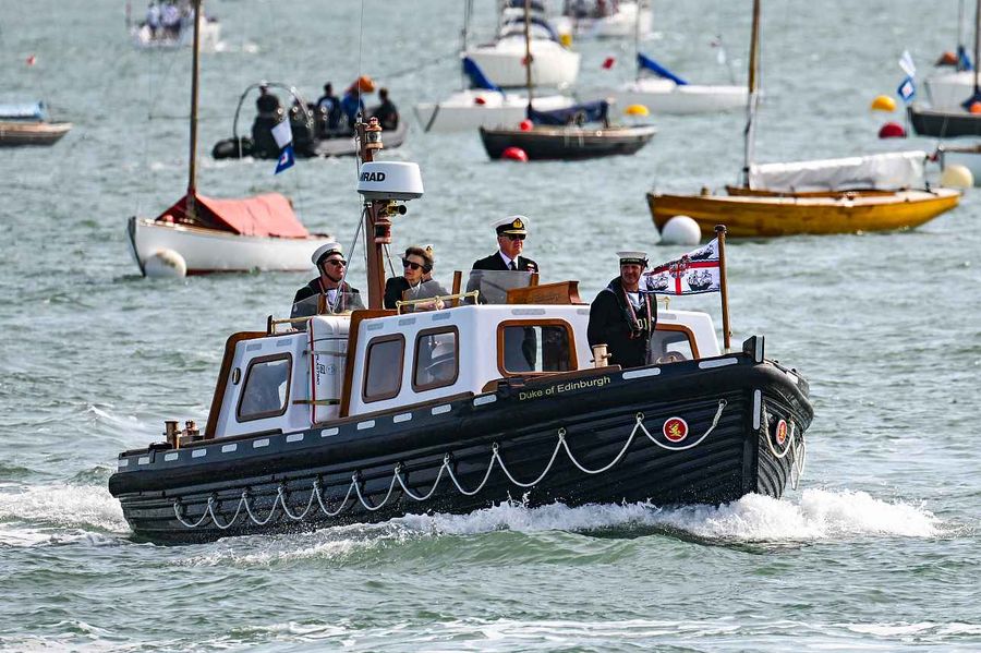 Princess Royal fires 200-year-old cannon to open Cowes Week bicentenary, 03 August 2026