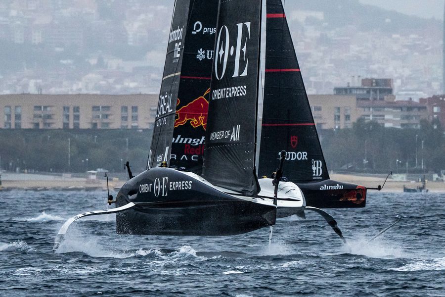 Orient Express attempting to reduce the margin September 03, 2024. Louis Vuitton Cup, Race Day 5. ALINGHI RED BULL RACING, ORIENT EXPRESS RACING TEAM Photo Credit: AC37 media