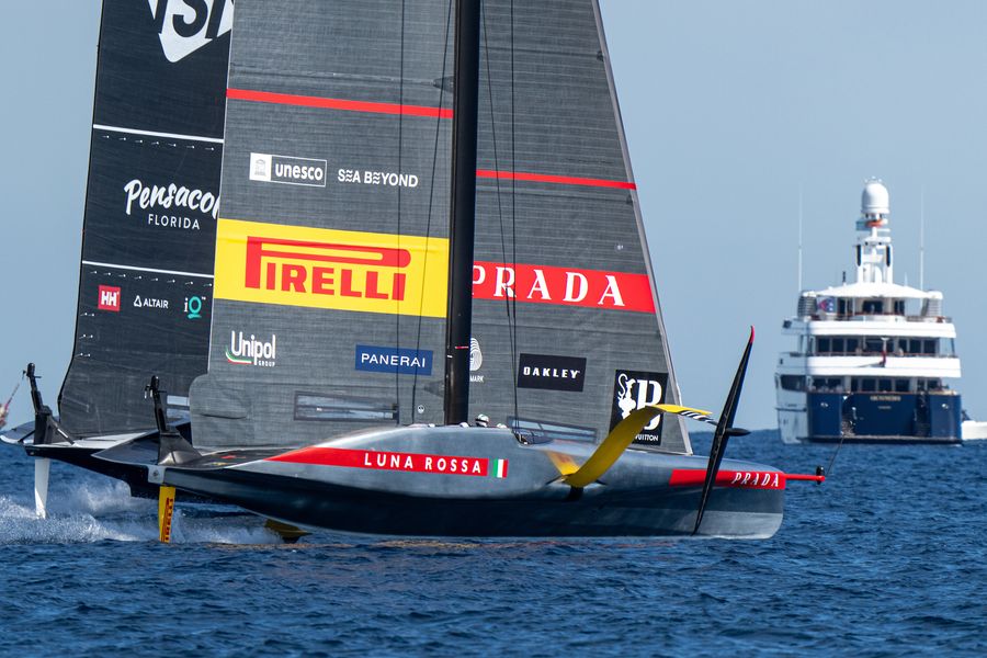 September 16, 2024. Louis Vuitton Cup, Semi Finals Race Day 3. LUNA ROSSA PRADA PIRELLI TEAM, NYYC AMERICAN MAGIC Photo Credit: AC37 media