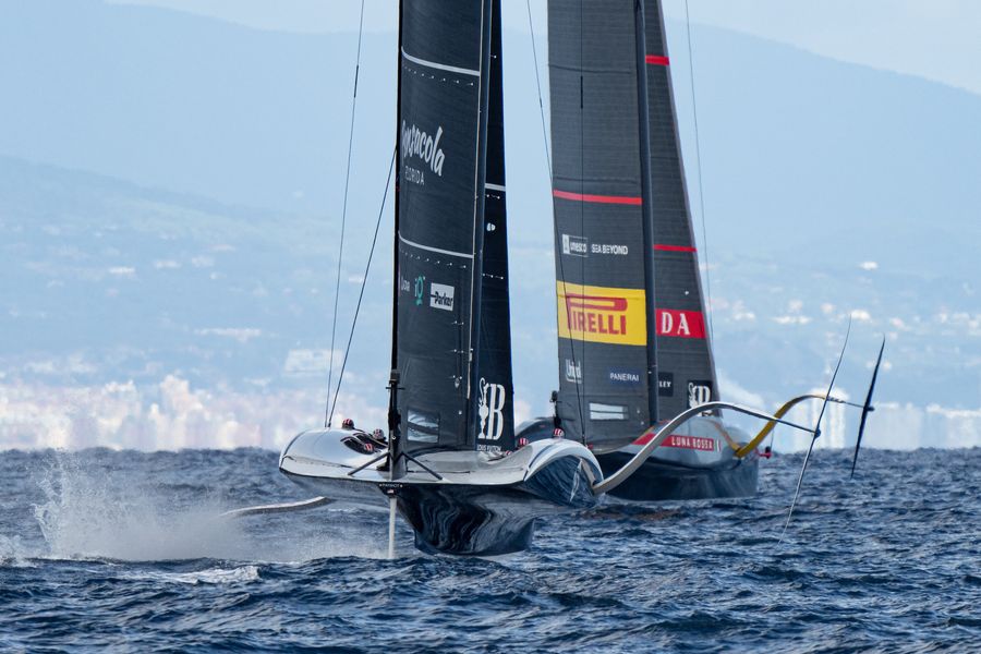 September 18, 2024. Louis Vuitton Cup, Semi Finals Race Day 4. LUNA ROSSA PRADA PIRELLI TEAM, NYYC AMERICAN MAGIC. Photo Credit: AC37 media