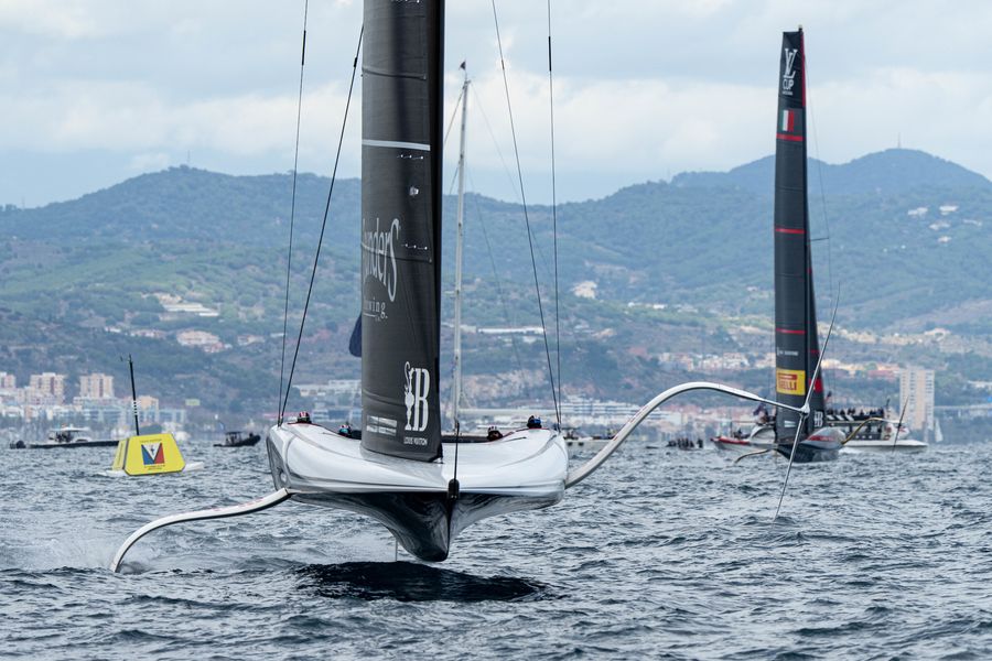 September 18, 2024. Louis Vuitton Cup, Semi Finals Race Day 4. LUNA ROSSA PRADA PIRELLI TEAM, NYYC AMERICAN MAGIC Photo Credit: AC37 media