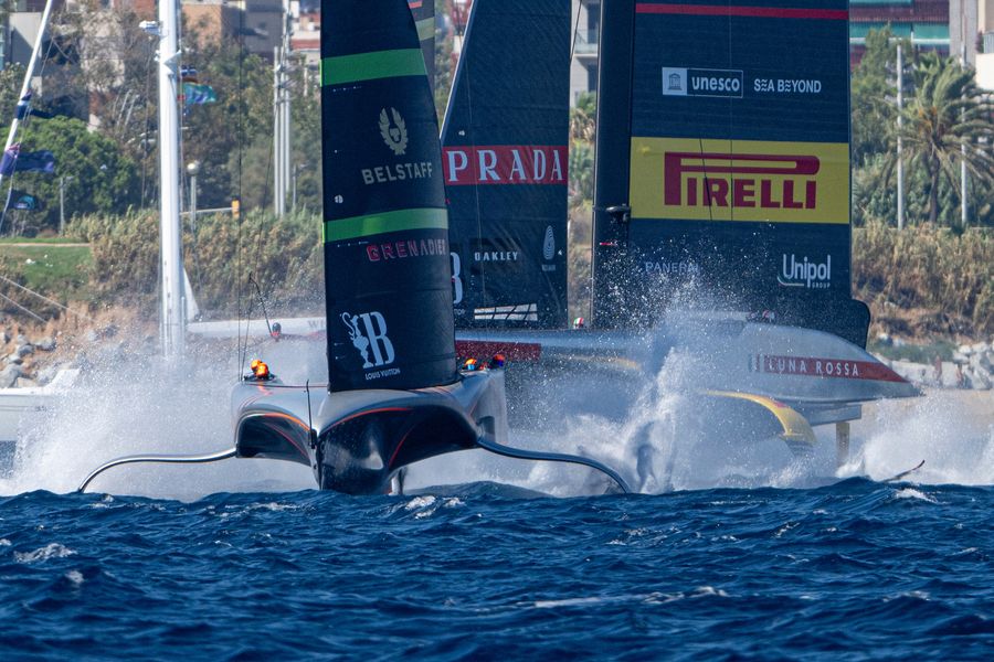 September 30, 2024. Louis Vuitton Cup Final, Race Day 4. INEOS BRITANNIA, LUNA ROSSA PRADA PIRELLI TEAM Photo Credit: AC37 media