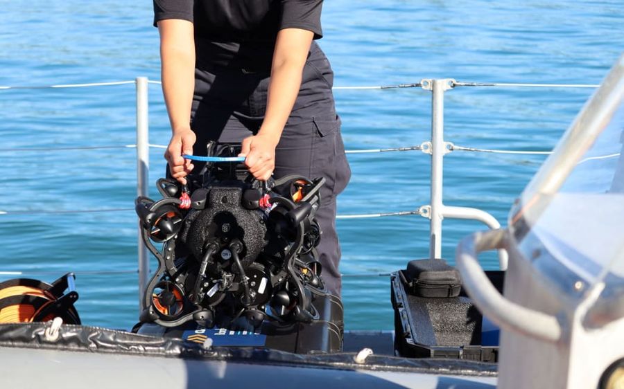 4JOES31_CUSTOMS_UNDERWATER_SMUGGLING2_JPG.jpeg