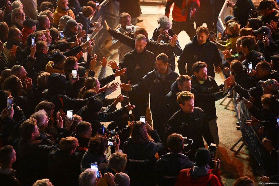 Saint-Malo crowds give Rhum sailors one last send-off, 25 October 2026