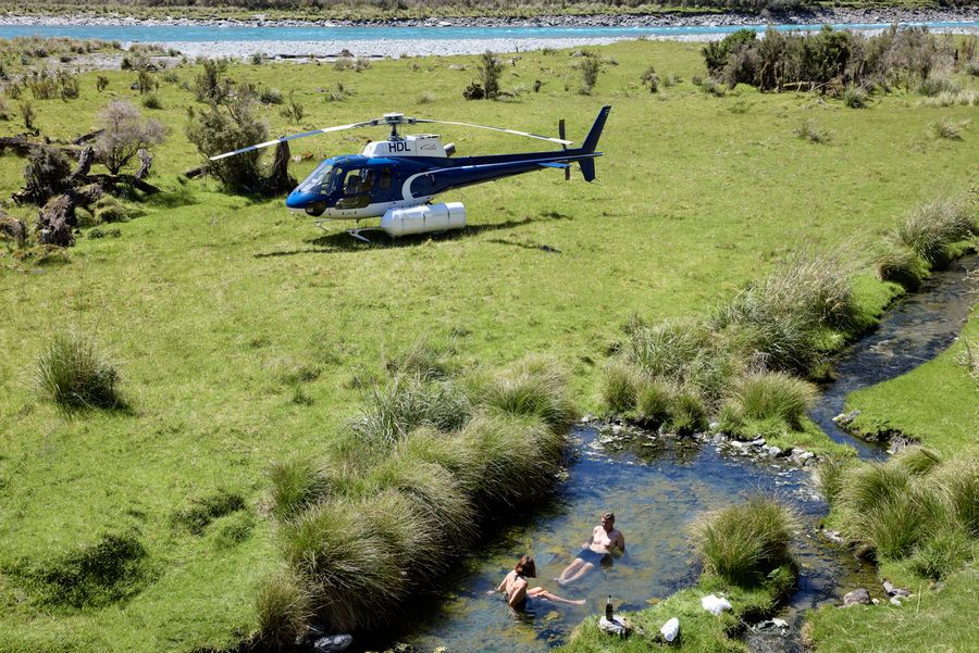 6.Alpine-splash-Credit-Matt-Cherubino-for-Mackenzie-Helicopters.jpg