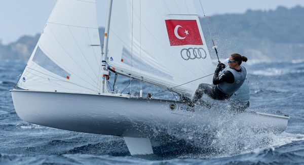 Xammar and Cardona lead by four after three straight wins at Hyères, 17 July 2026