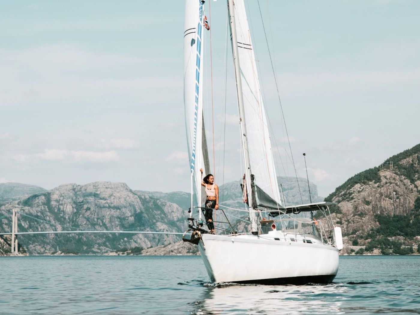 A-vintage-vessel-with-a-modern-mission-How-a-50-year-old-sailboat-is-pushing-the-boundaries-of-electric-sailing-with-AkzoNobel.jpg