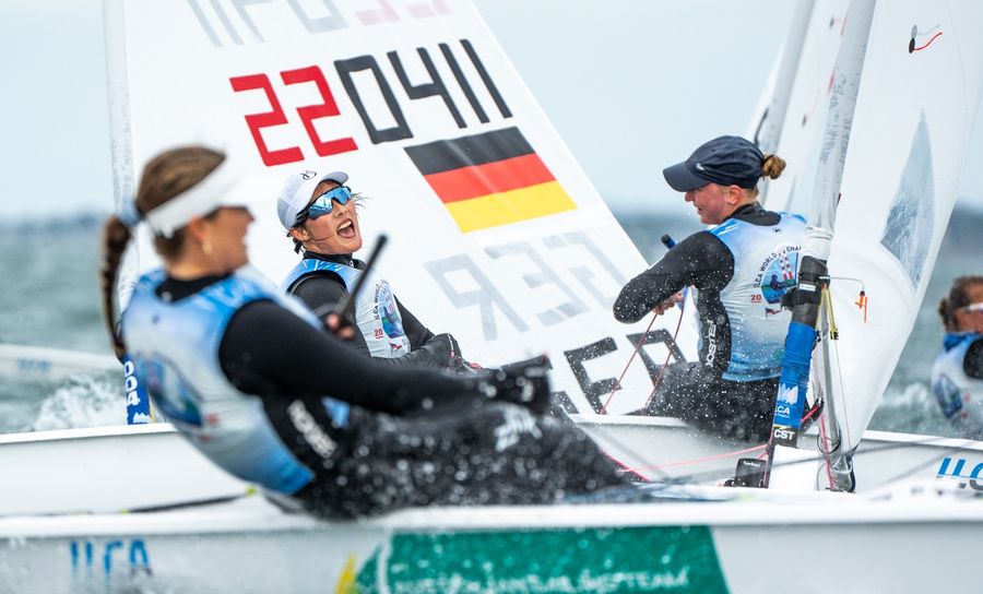 Choppy offshore day leaves three women's sailors tied on top, 08 September 2026