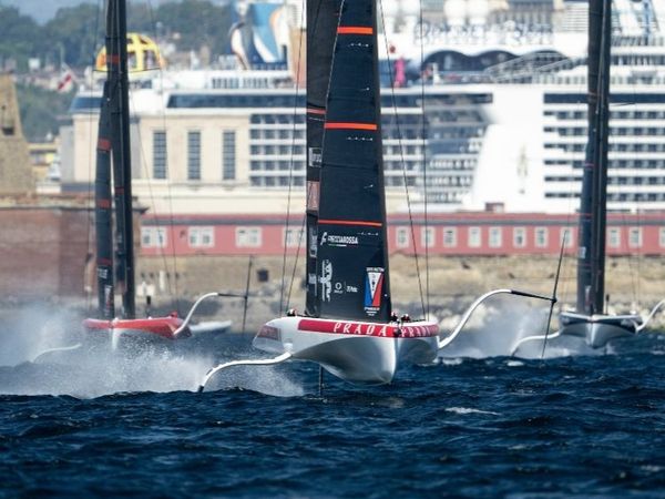 AC Naples pr2 Luna Rossa Day2 Race 1.jpg
