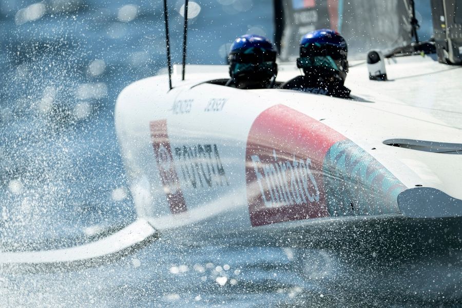 Luna Rossa dominates Naples practice as Kiwis hit start-line snags, 25 September 2026