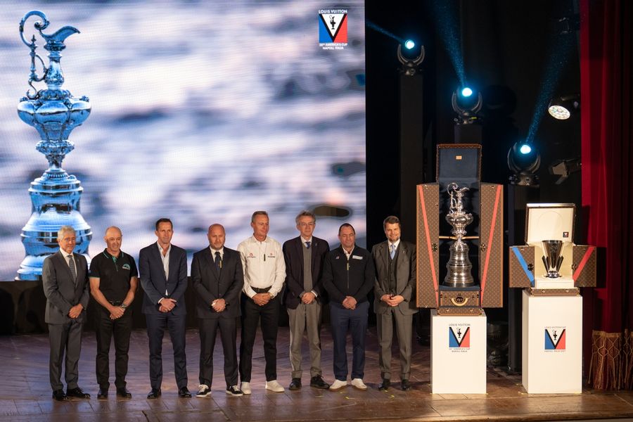 AC37-team-representitaves-line-up-on-stage-with-the-Olde-Mug.jpg