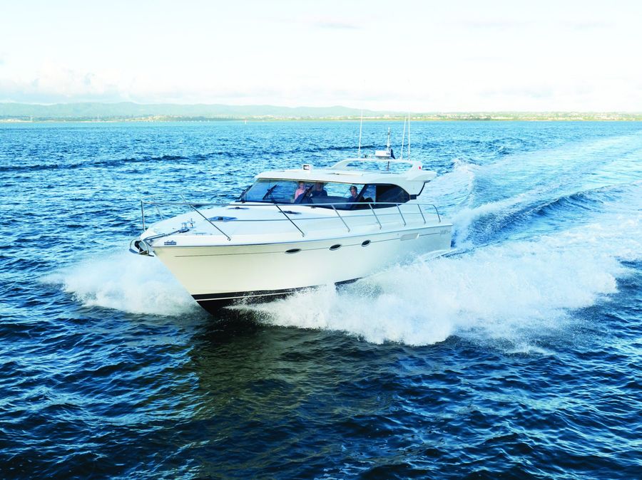 Allan-Tongs-Boatbuilders-in-Auckland-looks-to-have-hit-on-a-willing-formula-with-the-popular-Elite-AT43.jpg