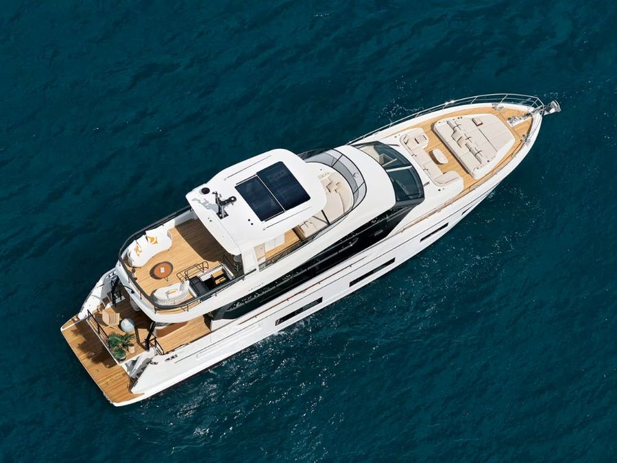 Azimut Fly 82