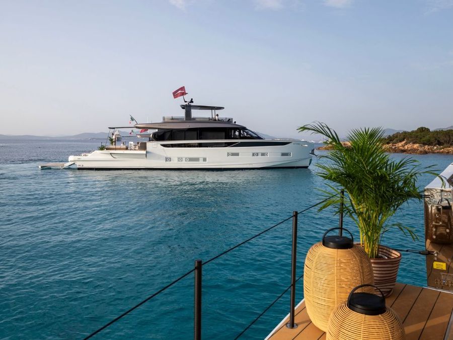 Azimut Seadeck 9
