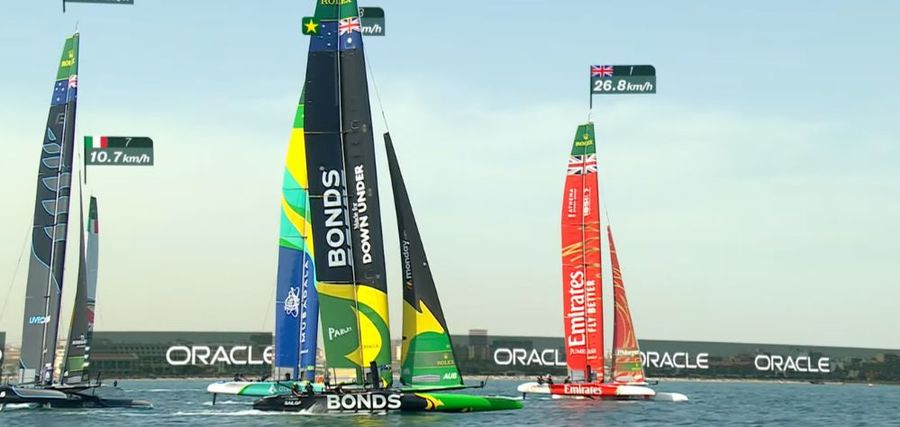 BONDS Flying Roos lead the fleet out of the start line