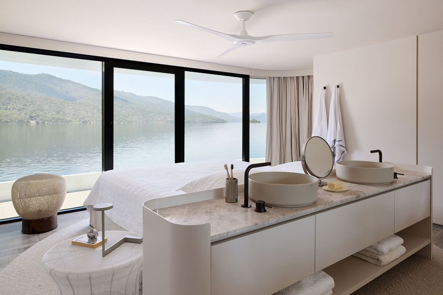 Bedroom. Jolson's Halcyon houseboat