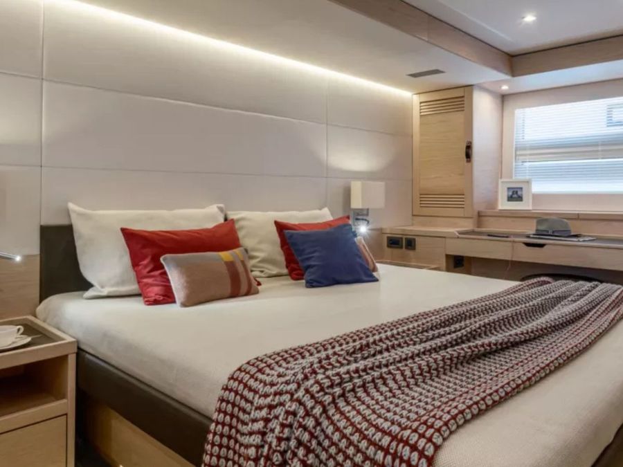 Beneteau-Grand-Trawler-63-__-Photo-credit_-Beneteau-3.jpg