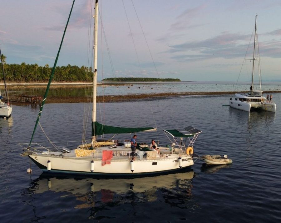 Beneteau-Oceanis-430-3.jpg