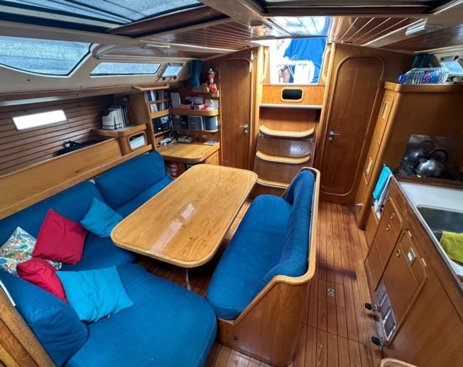Beneteau-Oceanis-430-6.jpg