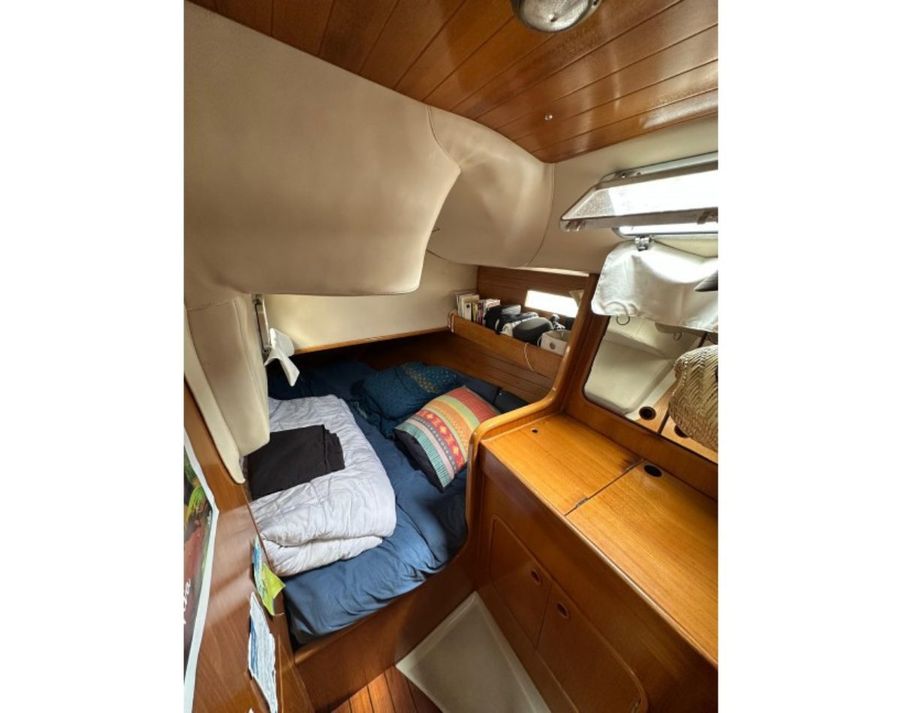 Beneteau-Oceanis-430-7.jpg