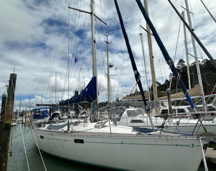 Beneteau-Oceanis-430.jpg