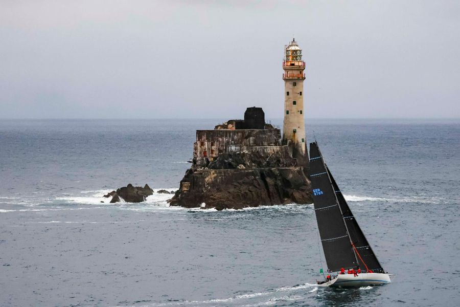 Black-Pearl-the-first-Admirals-Cup-boat-at-the-Fastnet-Rock-©-ROLEX-Carlo-Borlenghi.jpg