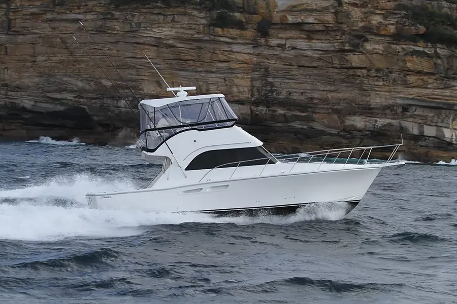 Caribbean-C40-Flybridge-Cruiser.webp