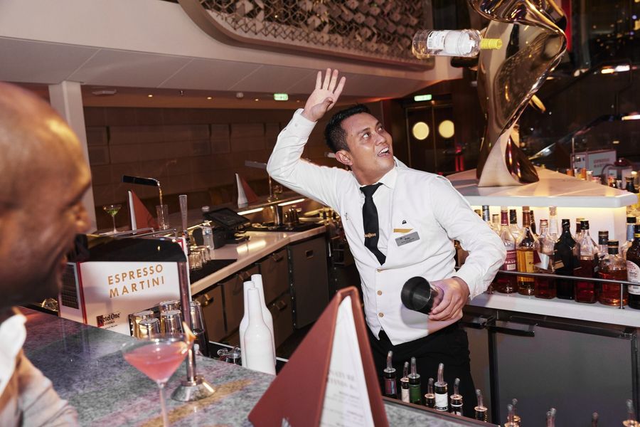 Celebrity Xcel Beverage Photo Credit: Celebrity Cruises