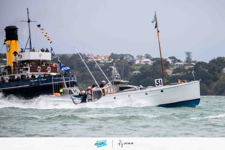 Classic-Launches-at-the-Auckland-Anniversary-Day-Regatta.jpg