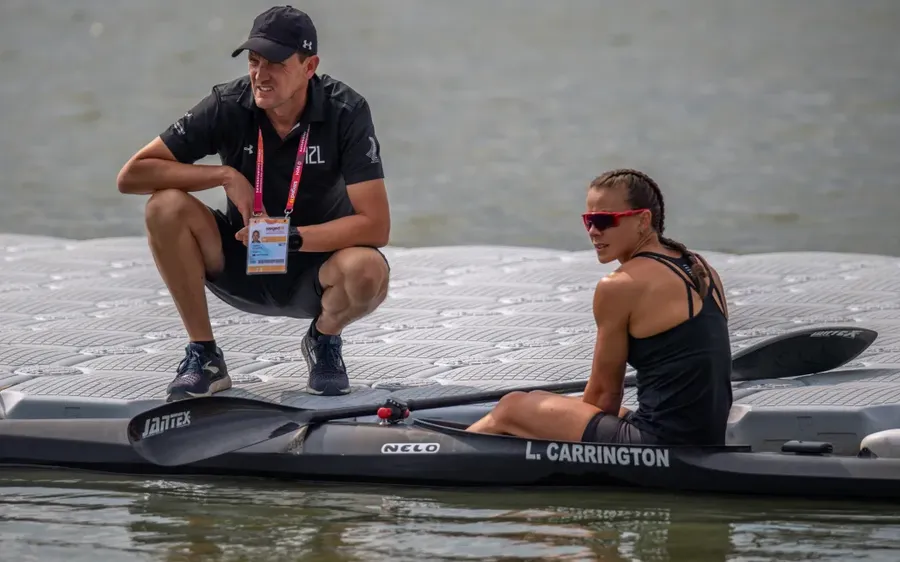 Coach-Gordon-Walker-and-Dame-Lisa-Carrington.-Photo-Steve-McArthur-@RowingCelebration-PHOTOSPORT-.webp
