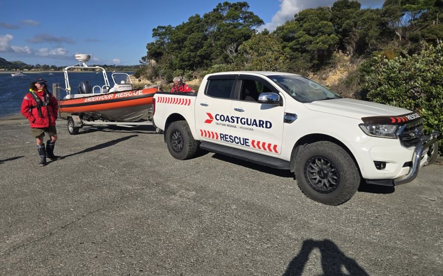 Coastguard-Houhora-vessel-Endeavour-Rescue.jpeg