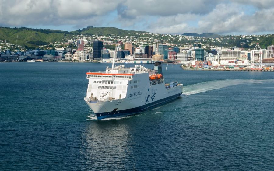 Cook_Strait_Ferry_Kaitaki