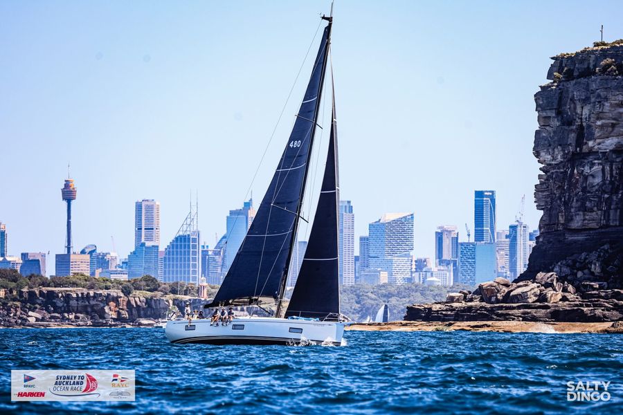 Cooloola-underway-Photo-credit-to-Craig-Greenhill-at-Salty-Dingo​.jpg