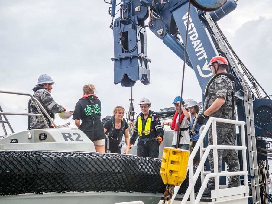Lucky Jonny crew members are safe