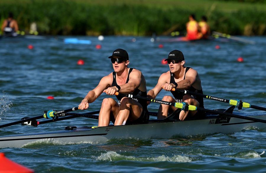 Kiwi pair power through Amsterdam's wind to top qualifying heat, 24 August 2026
