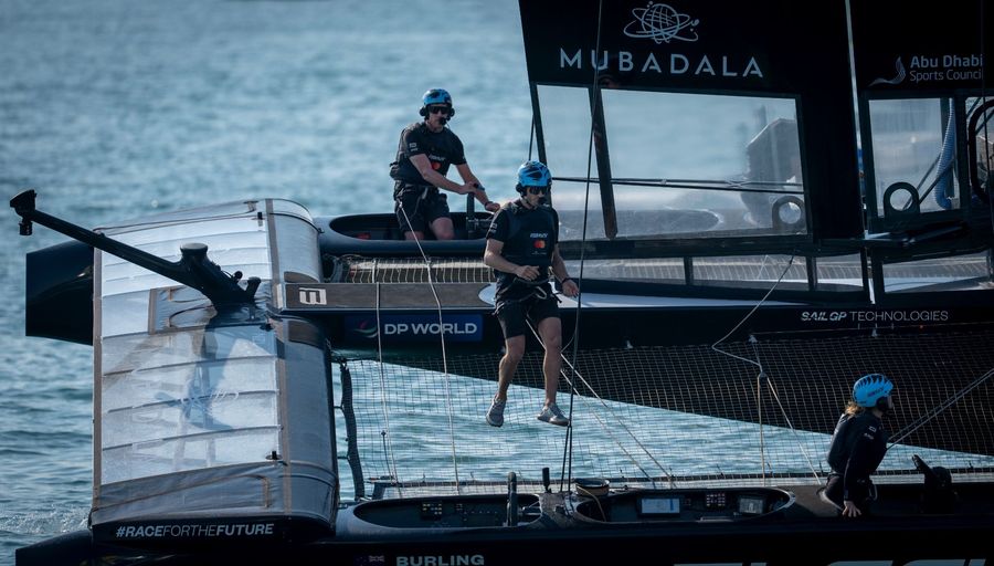 Driver-Peter-Burling-have-the-Black-Foils-ready-to-go.-Photo-credit-Black-Foils.jpeg