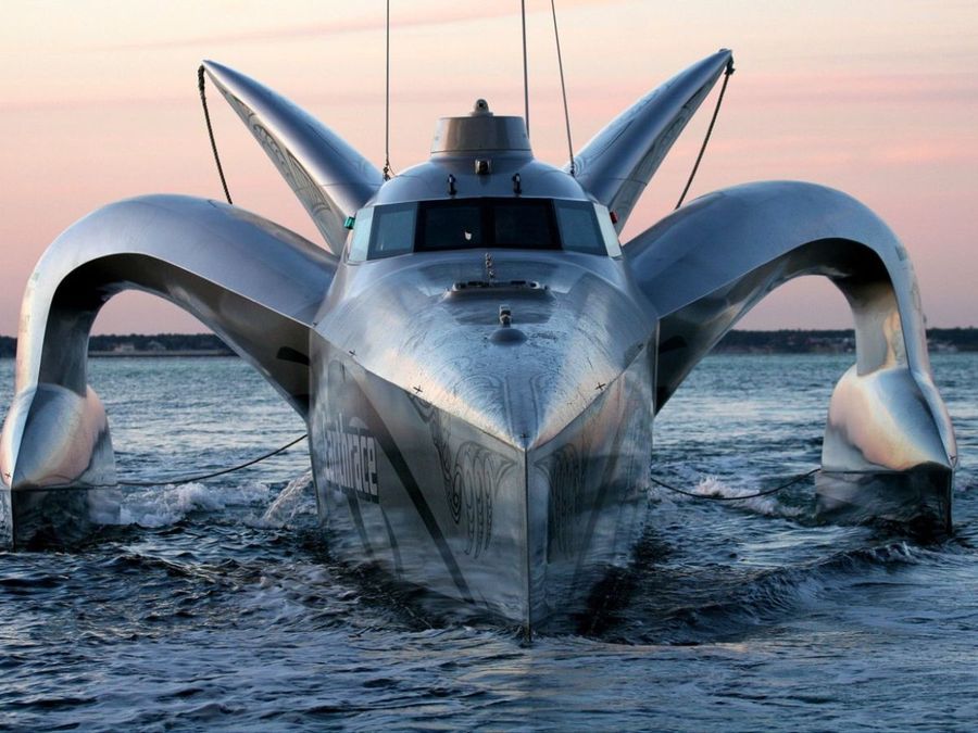 Earthrace-__-Photo-credit_-Voyager-St-Barth.jpg