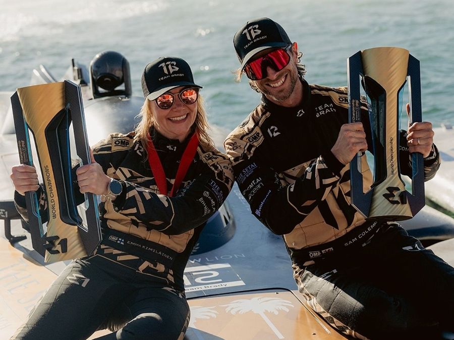 Emma-Kimiläinen-and-Sam-Coleman-of-Team-Brady-2025-E1-Offshore-Series-champions-Photo-credit-E1-Offshore-Series.jpg