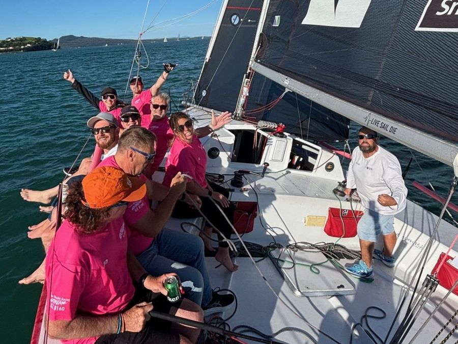 Extreme-enters-Kawau-Race-Week-__-Extreme-3.jpg